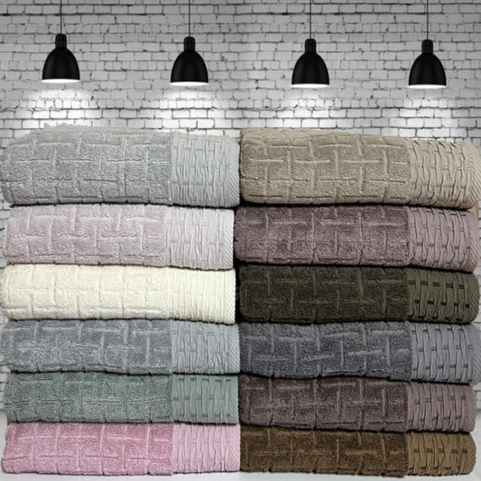 Bath Towel 70x140 cm Woven Pattern