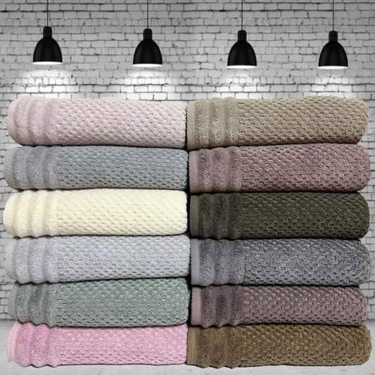 Bath Towel 70x140 cm Chess Pattern